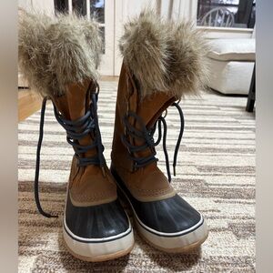 Sorel Women's Tan and Black Fur-Lined Winter Boots